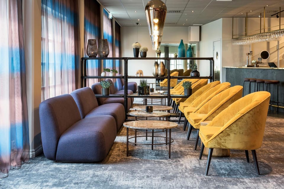 Lounge or bar
