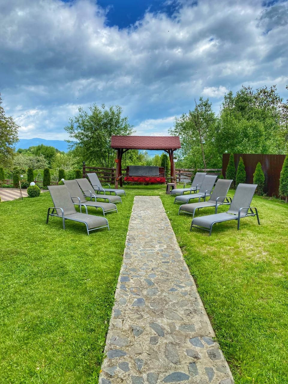 Natural landscape, Garden, Seating area, Garden view, sunbed