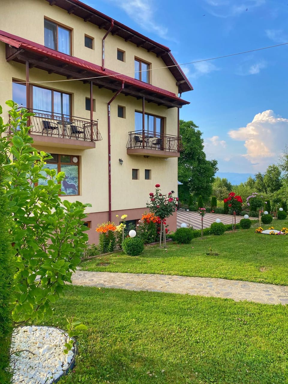 Property building, Garden, Garden view