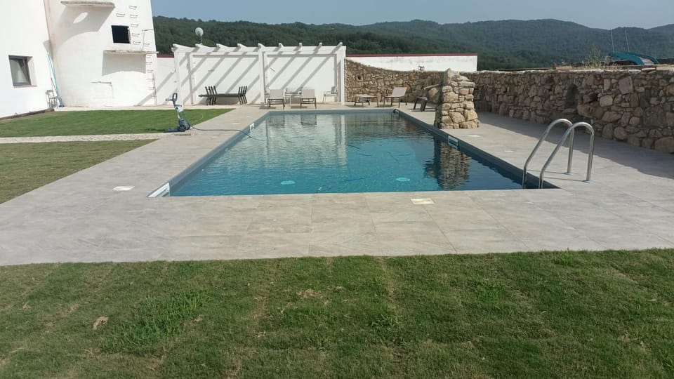 Mountain view, Pool view, Swimming pool