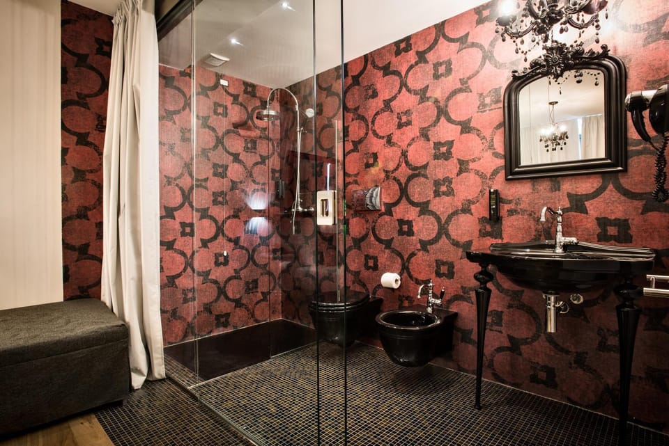 Shower, Bathroom, Decorative detail