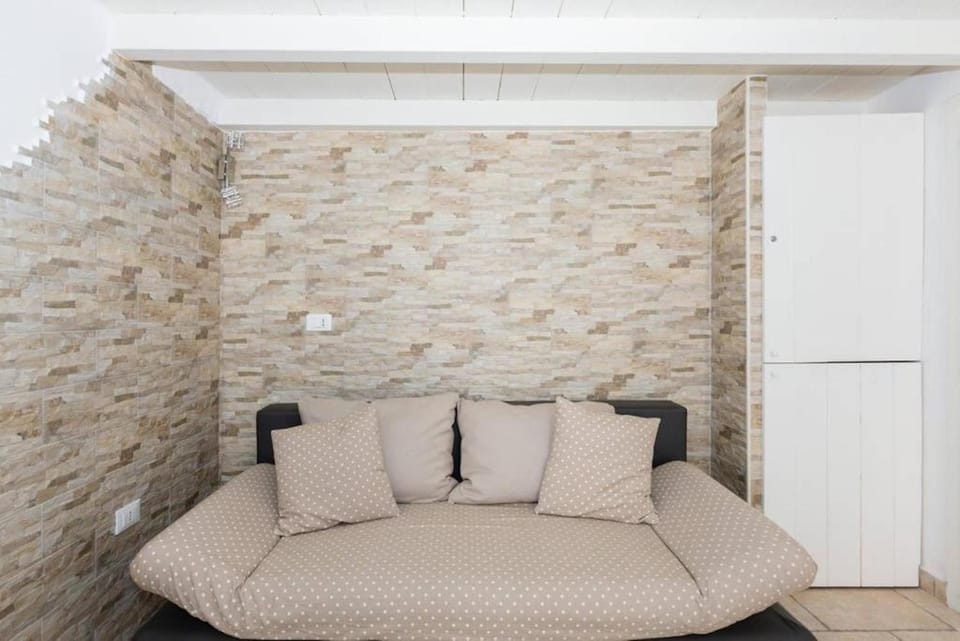 Bed, Living room