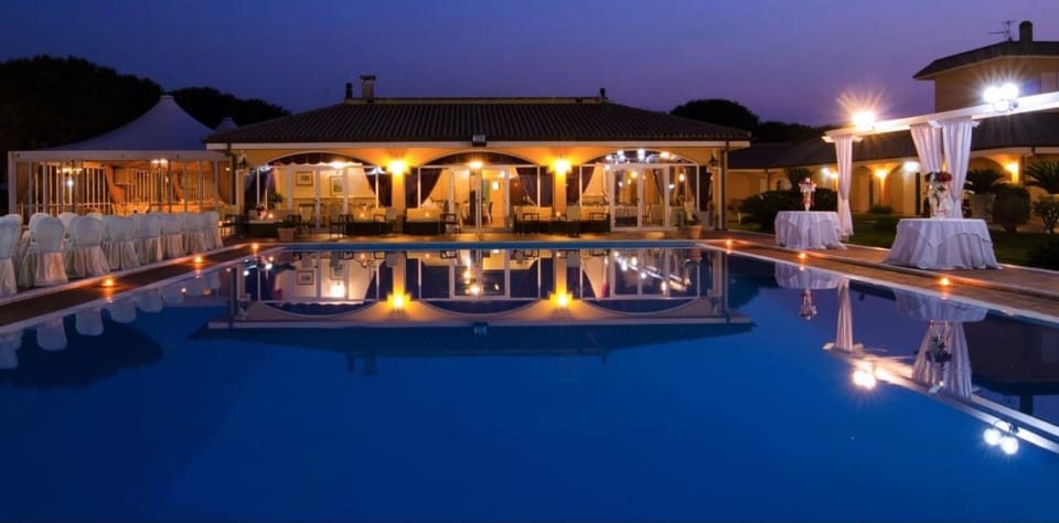 Swimming pool, Swimming pool