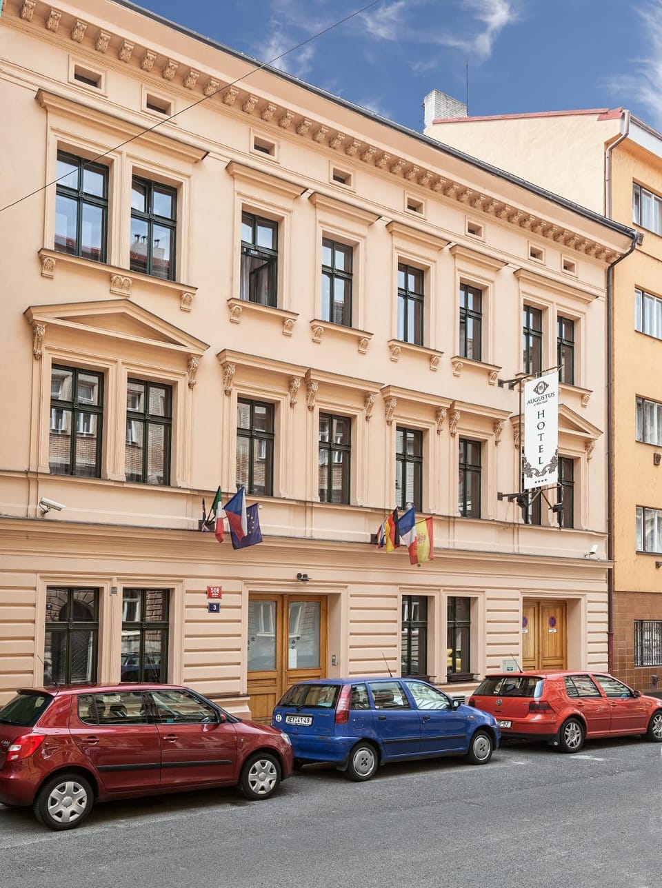 Property building, Facade/entrance