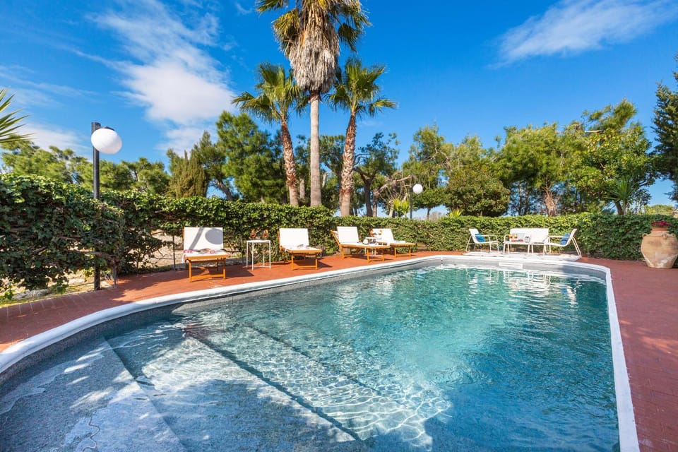 Day, Pool view, Swimming pool, sunbed