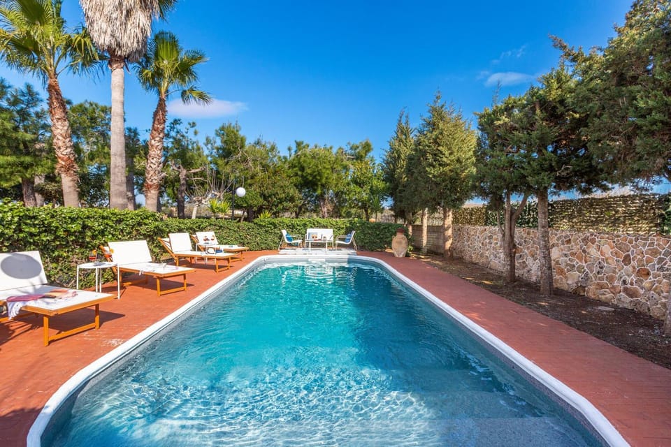 Day, Pool view, Swimming pool, sunbed