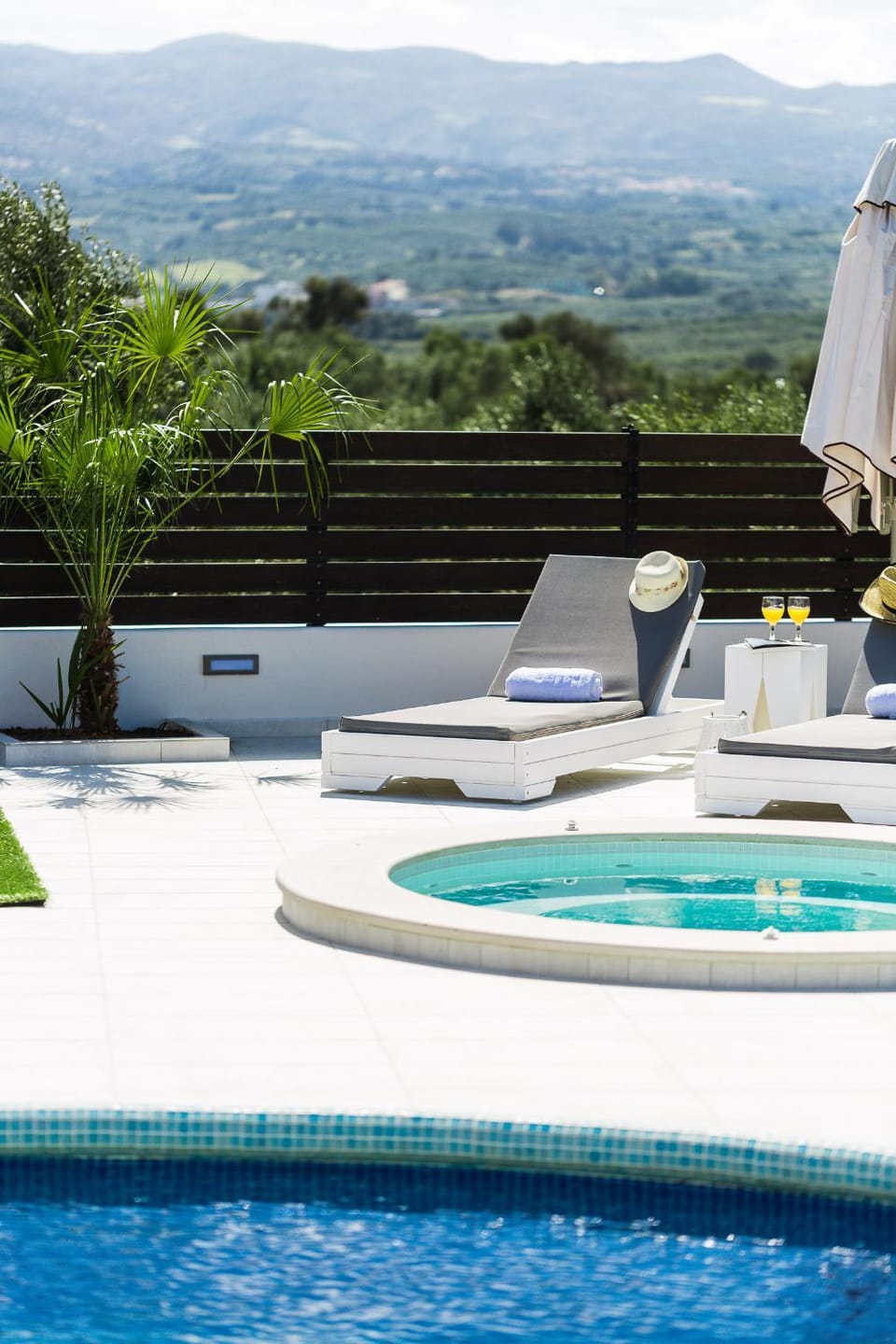 Garden, Hot Tub