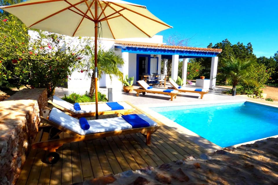 Property building, Garden view, Swimming pool