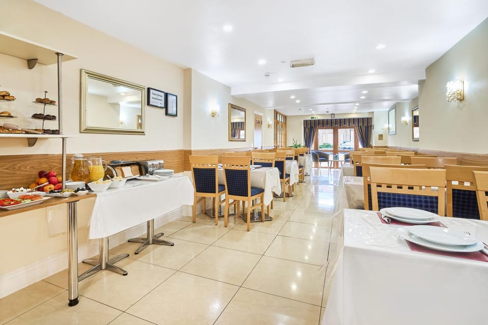 Breakfast, Continental breakfast, Buffet breakfast, English/Irish breakfast