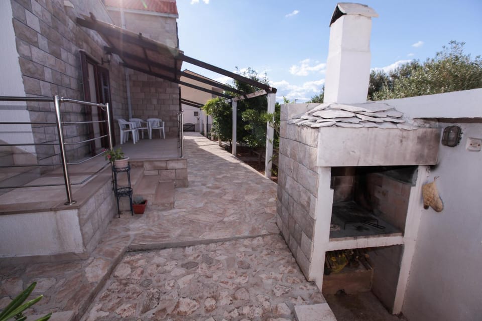 BBQ facilities, Garden, Balcony/Terrace