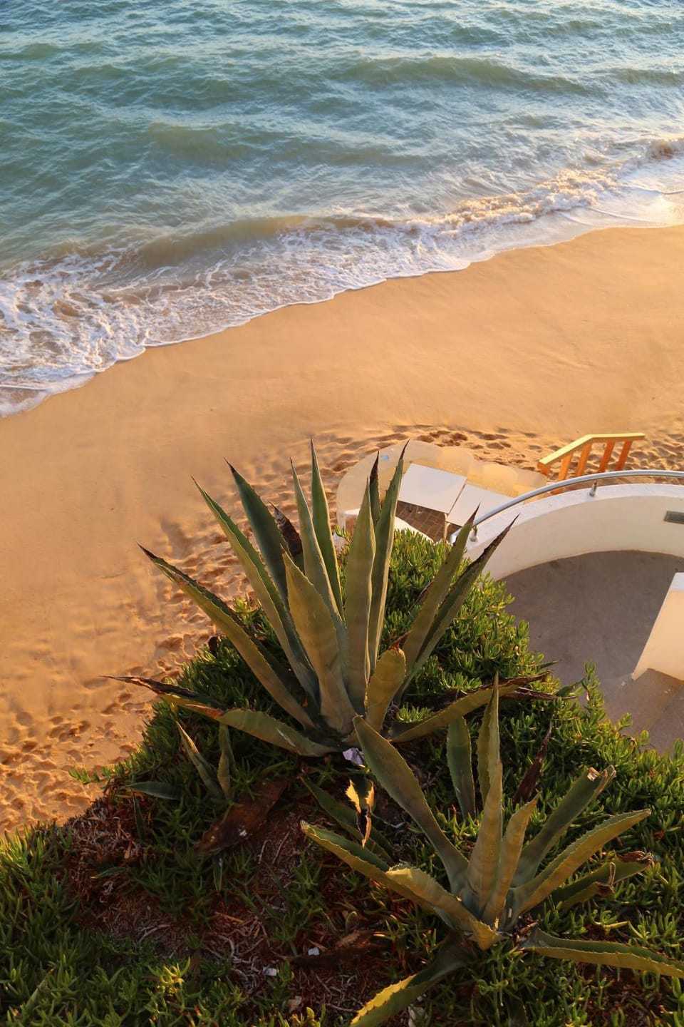 Neighbourhood, Natural landscape, Beach