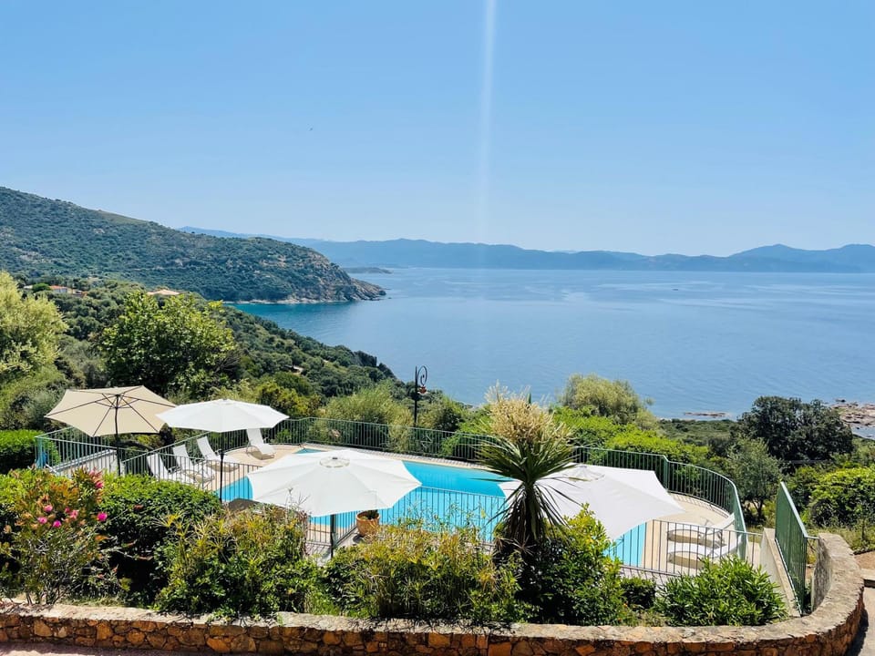 Pool view, Sea view