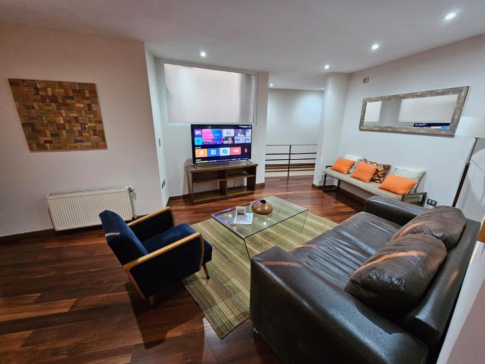 Communal lounge/ TV room