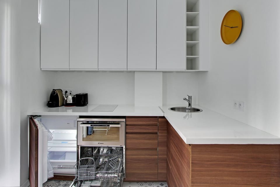 Kitchen or kitchenette