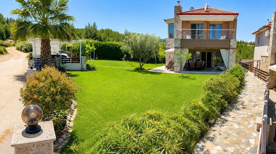 Property building, Garden, Garden view