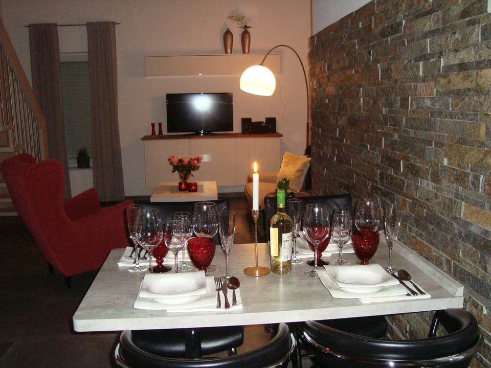 Night, TV and multimedia, Living room, Seating area, Dining area
