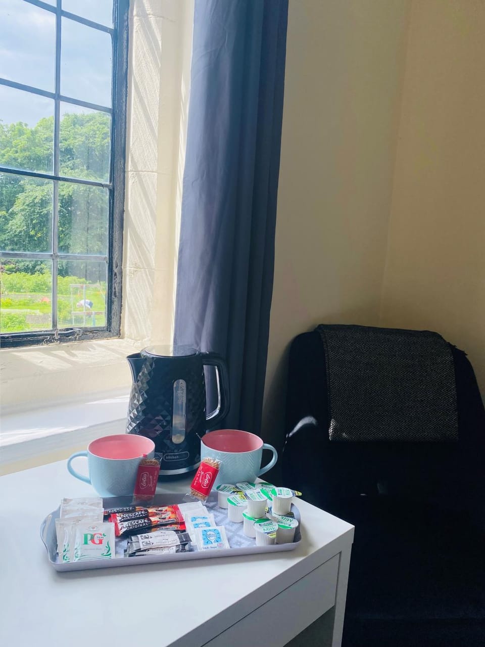 Coffee/tea facilities, Seating area