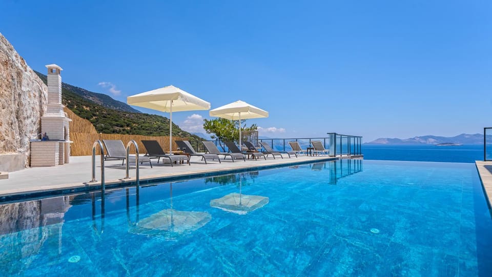 Pool view, Swimming pool, sunbed