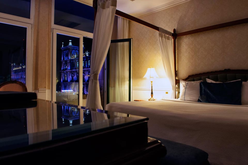 Bed, Landmark view