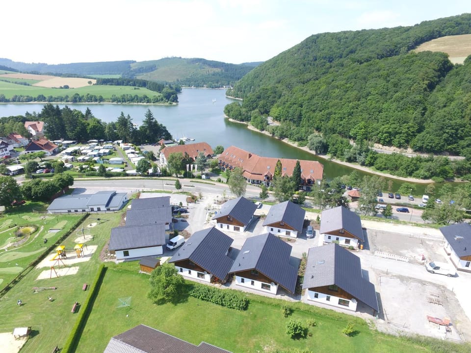Bird's eye view, Lake view