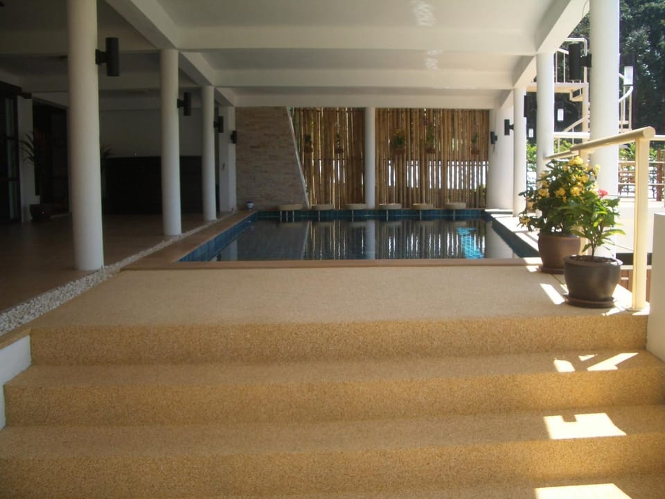 Swimming pool, Swimming pool