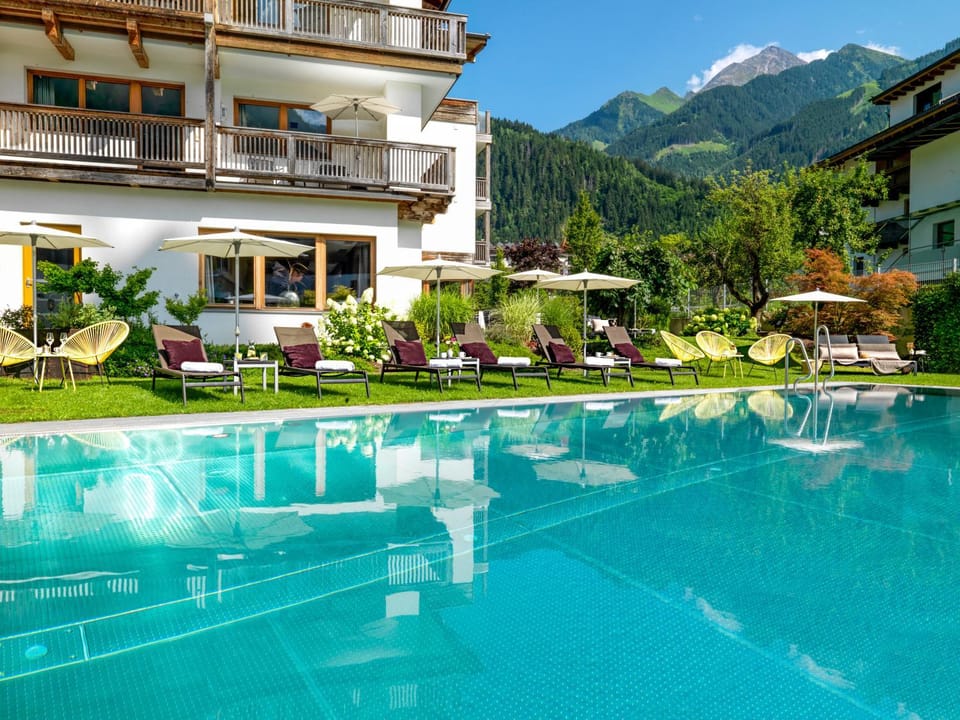 Property building, Swimming pool