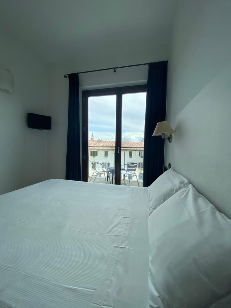 Bed, Bedroom, City view