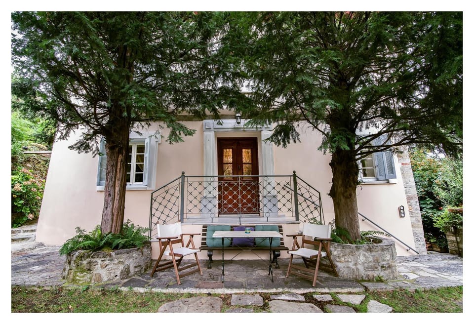 Facade/entrance, Garden, Garden view, Mountain view, Street view