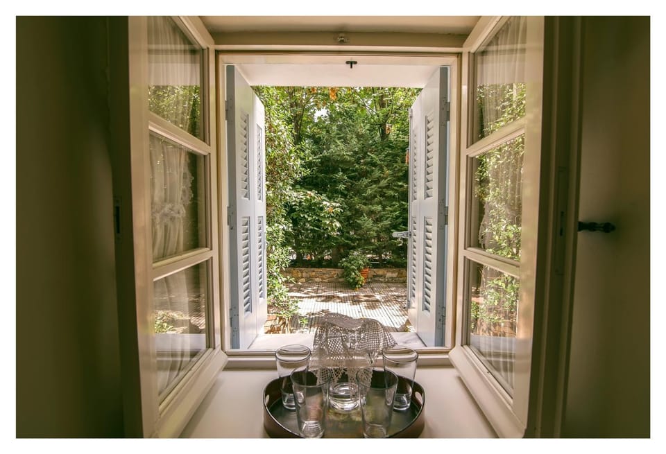 Day, Decorative detail, Bedroom, Garden view