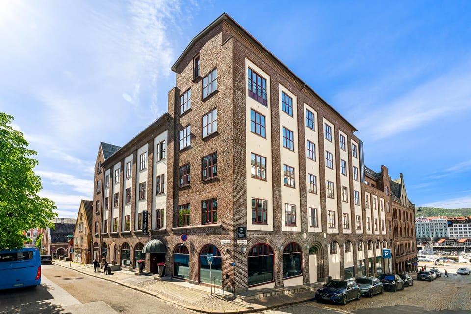 Facade/entrance, Street view