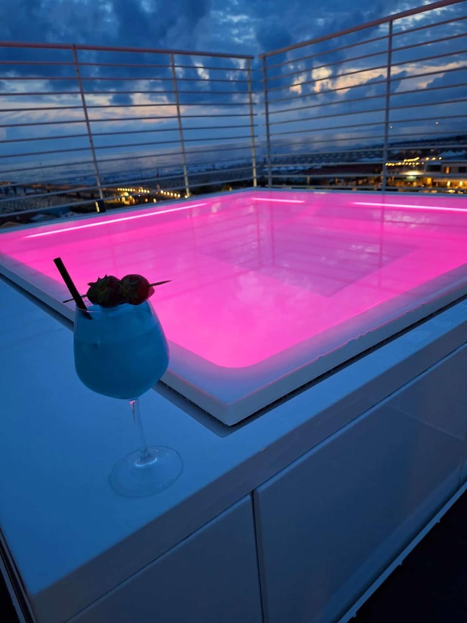 Night, Pool view