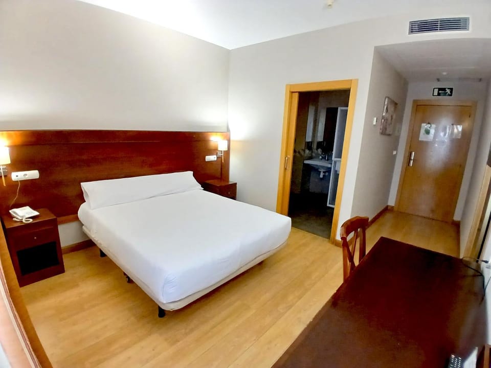 Bed, Photo of the whole room