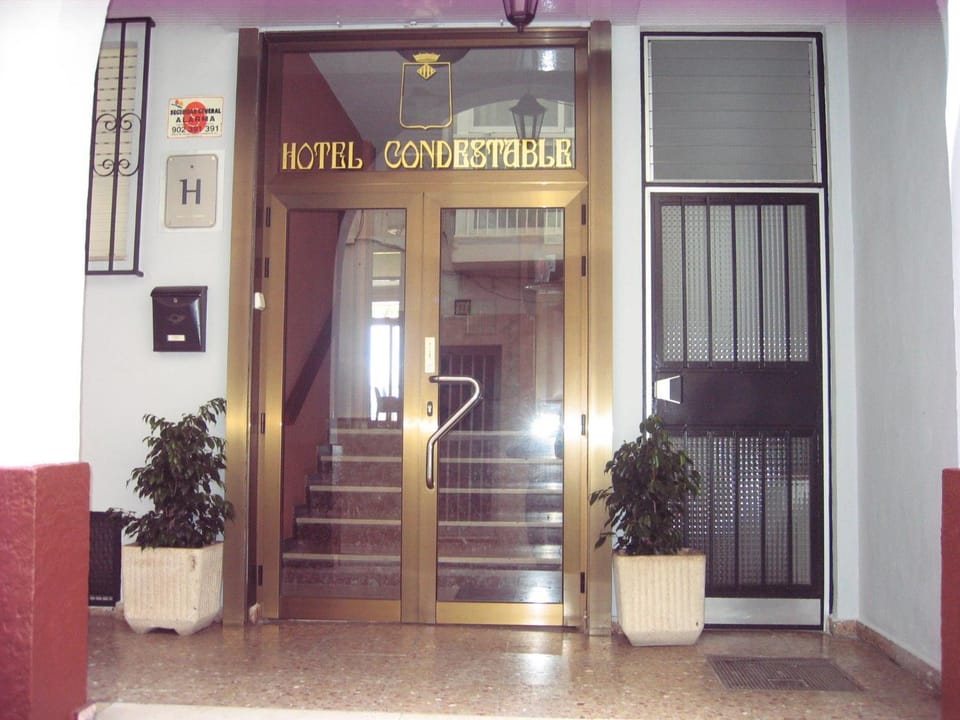 Facade/entrance