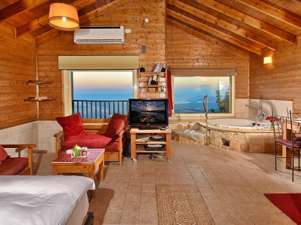Living room, Lake view, Mountain view