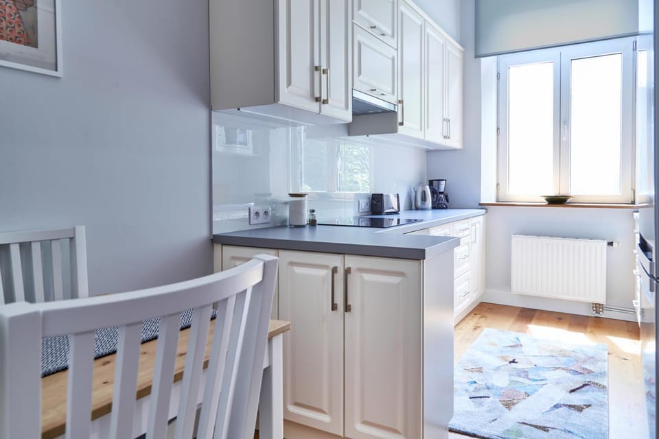 Coffee/tea facilities, Kitchen or kitchenette, Dining area