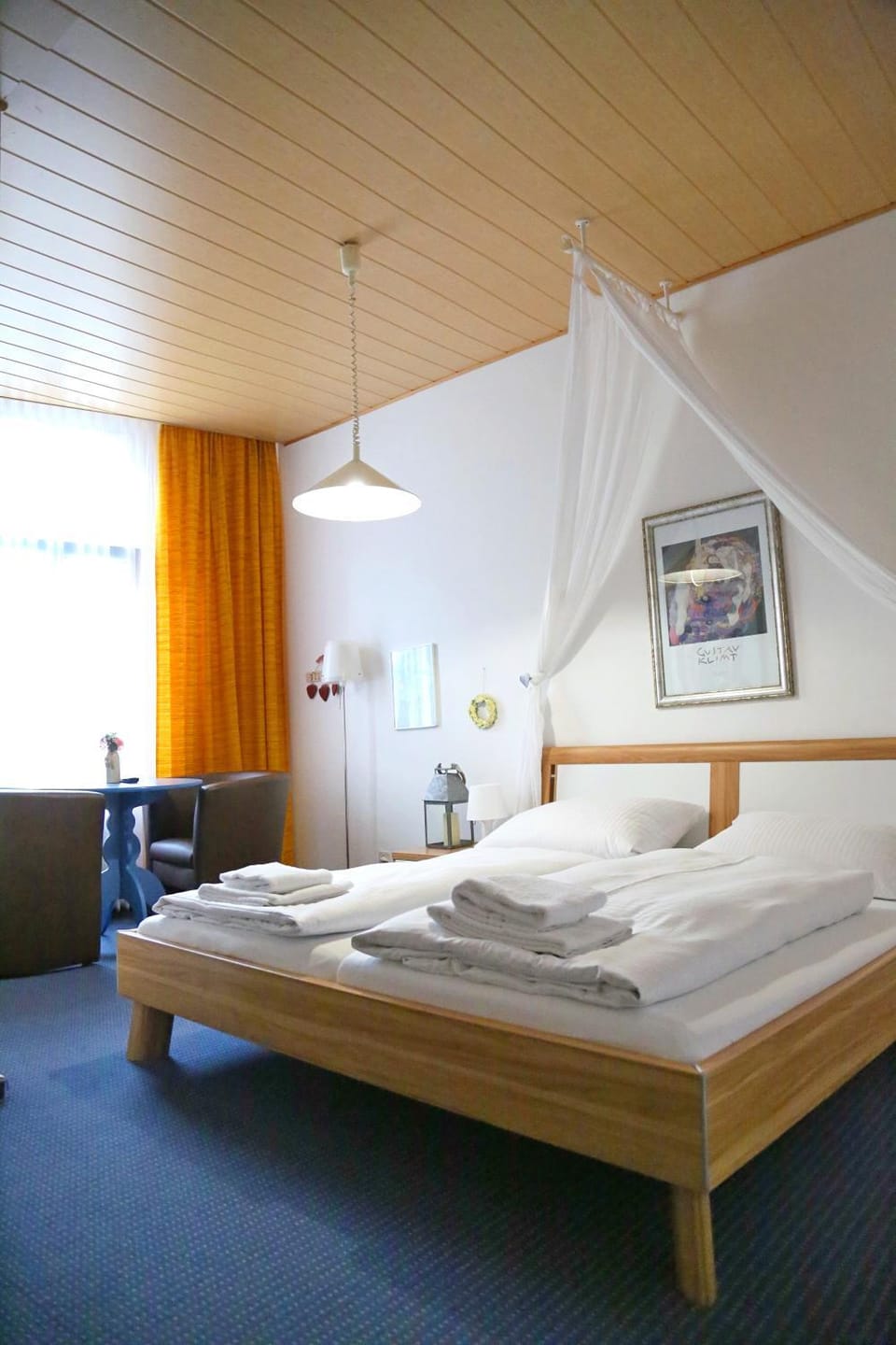 Bed, Living room, Bedroom
