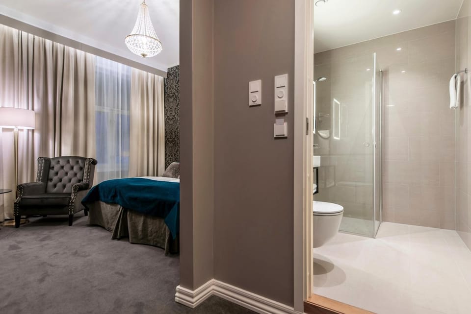 Bathroom, Bedroom