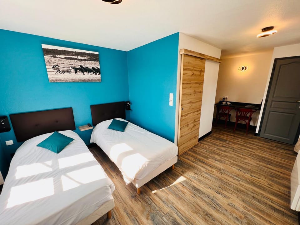 Logis Hôtel Le Relais Des Remparts Hotel in Auvergne-Rhône-Alpes