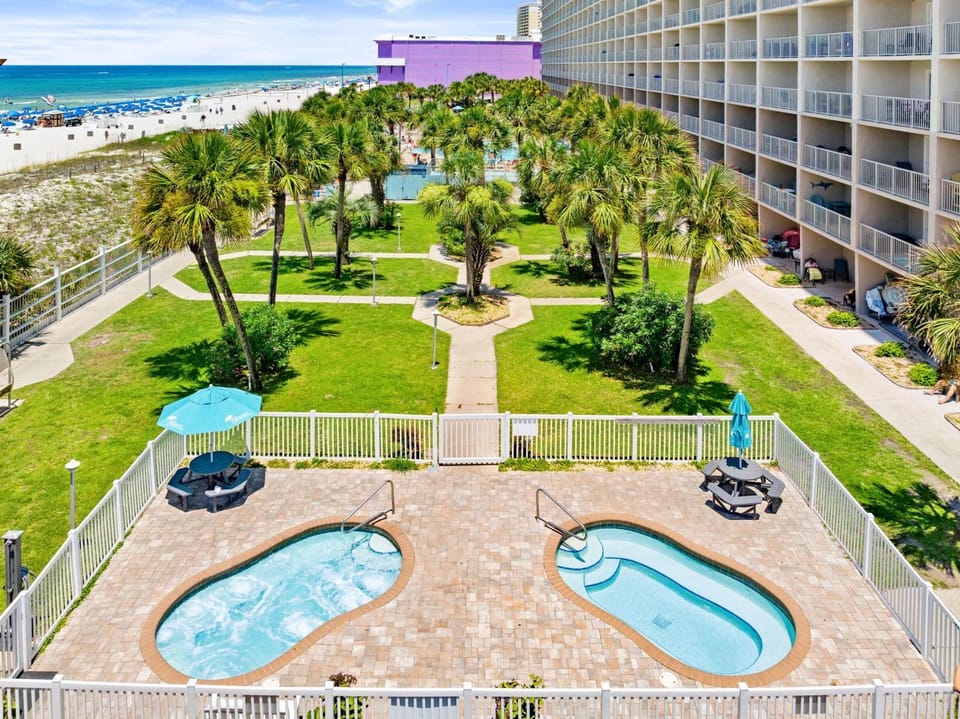 Day, Natural landscape, Hot Tub, Beach, Pool view, Sea view, Area and facilities, Location, sunbed