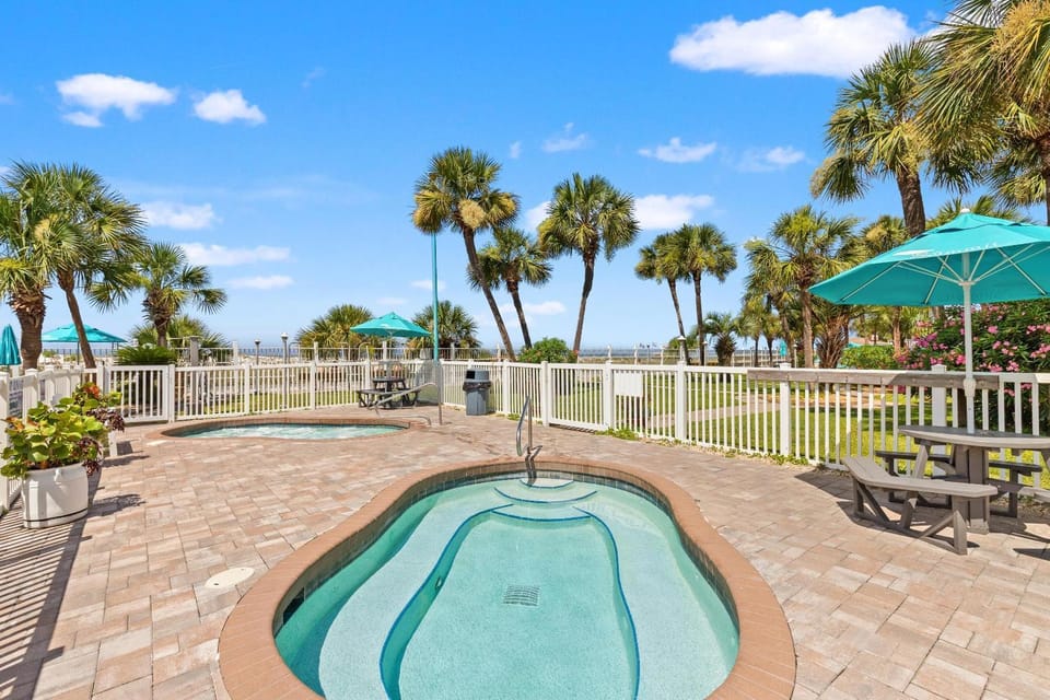 Day, Natural landscape, Hot Tub, View (from property/room), Seating area, Sea view, Area and facilities, sunbed