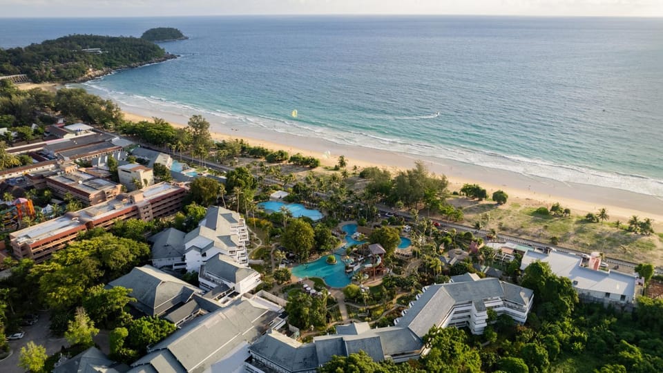 Property building, Natural landscape, Bird's eye view, Beach, Sea view