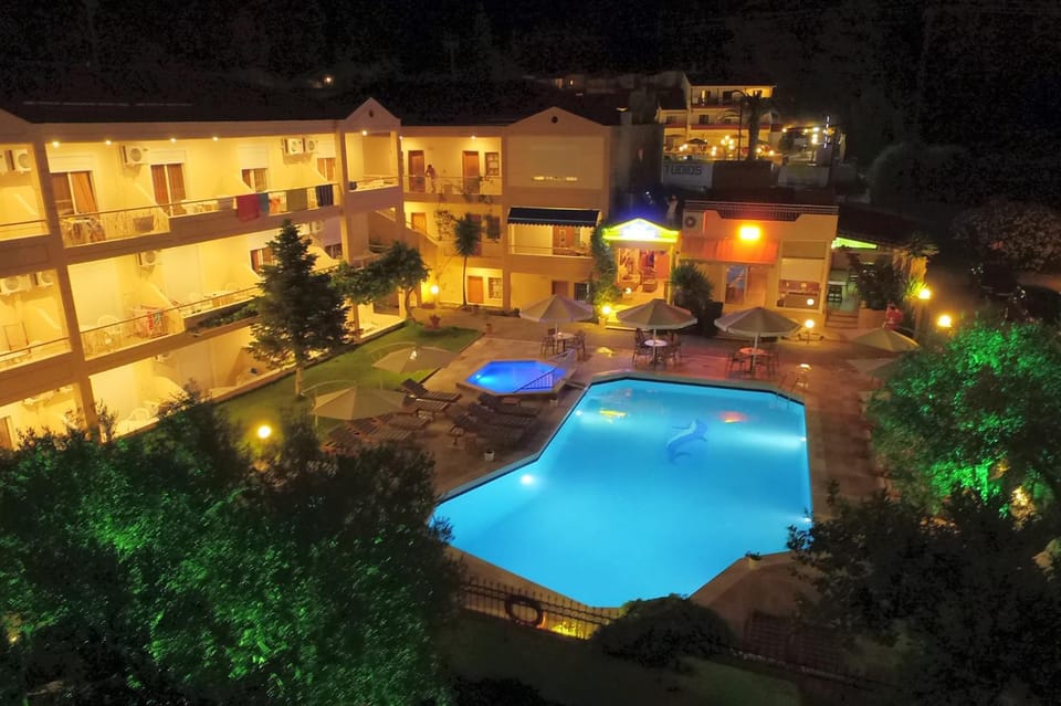 Night, Swimming pool