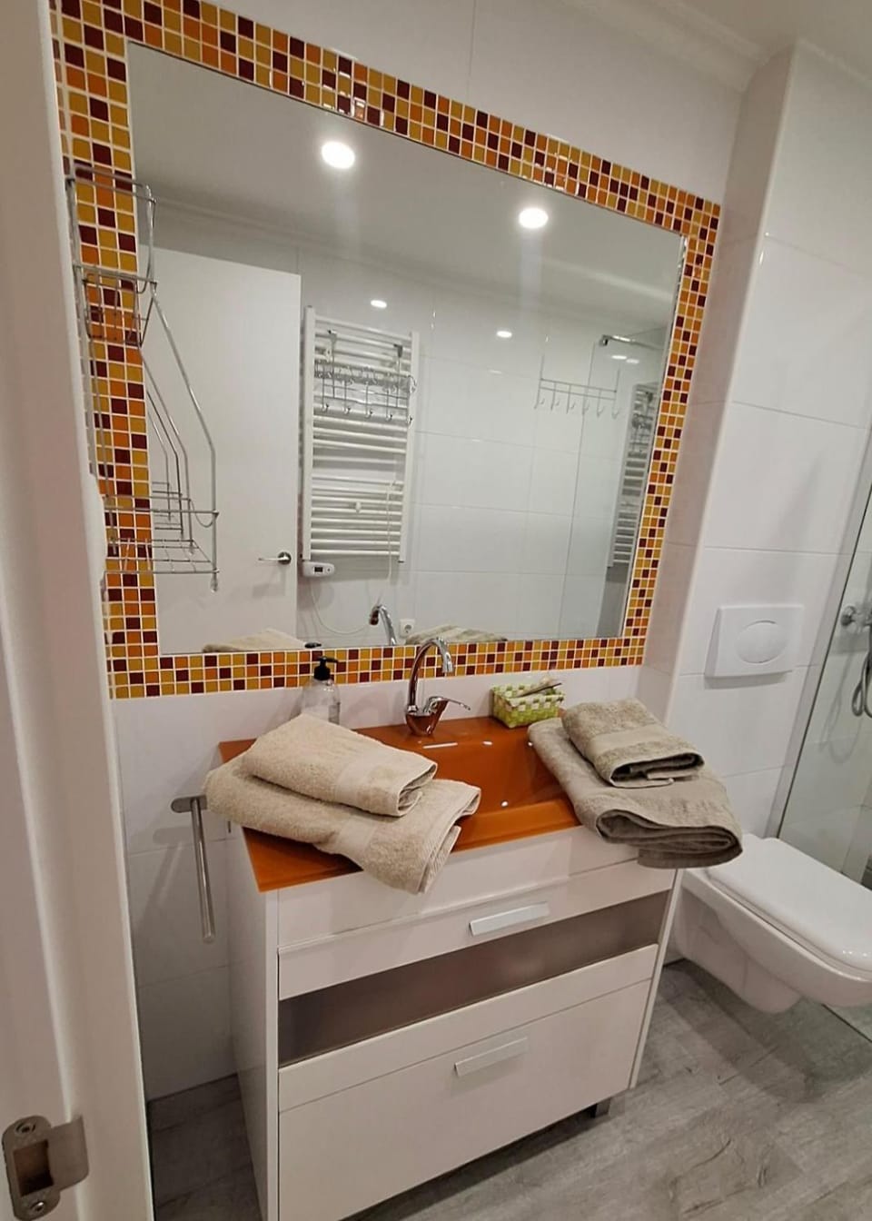 Bathroom, towels