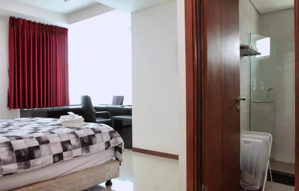 Bed, Bathroom, Photo of the whole room, Bedroom