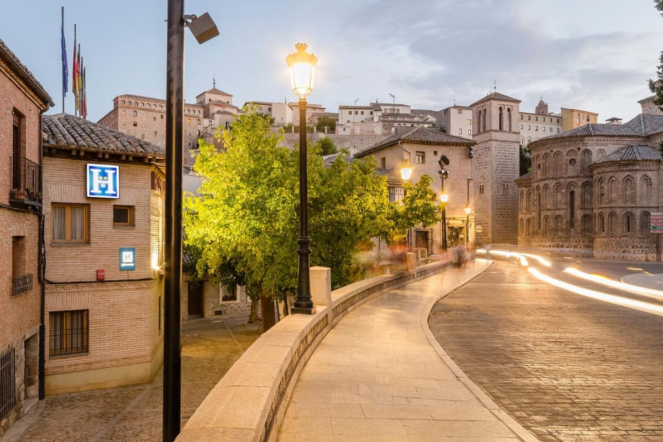 Nearby landmark, Facade/entrance, Neighbourhood, City view, Street view, Location