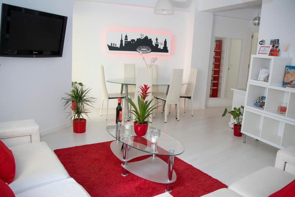 Communal lounge/ TV room, Living room