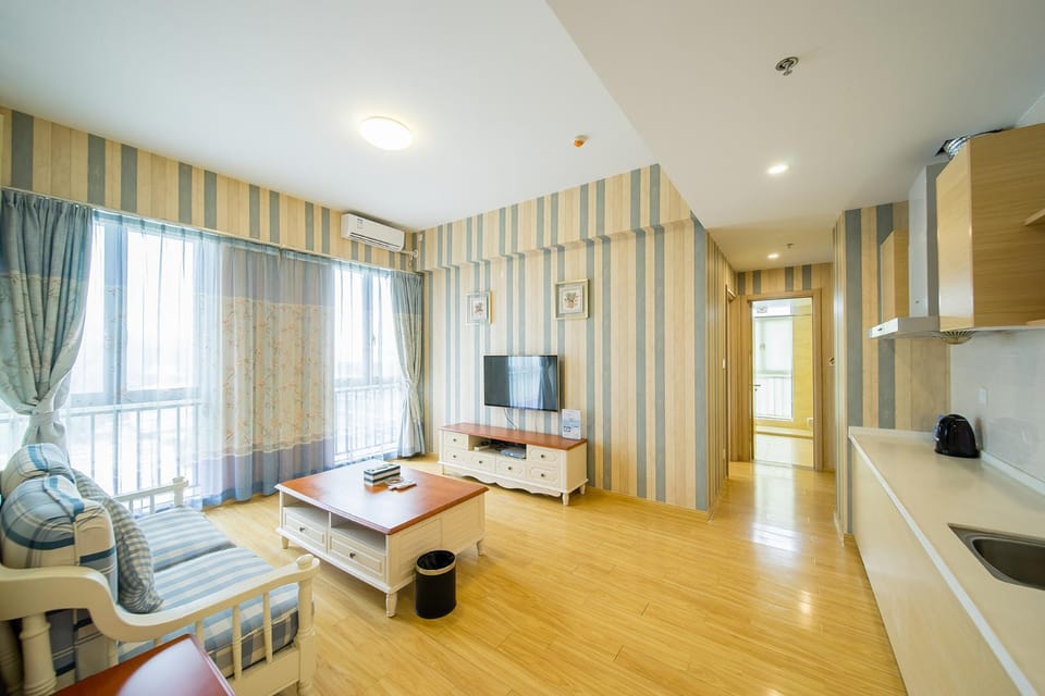 TV and multimedia, Kitchen or kitchenette, Living room, Seating area