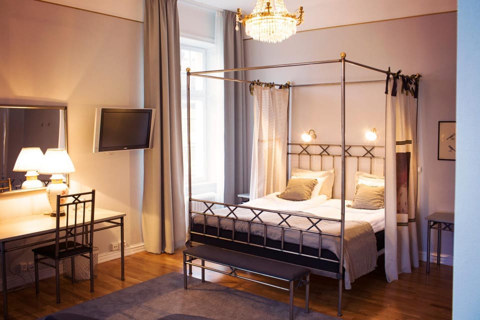 Bed, Decorative detail