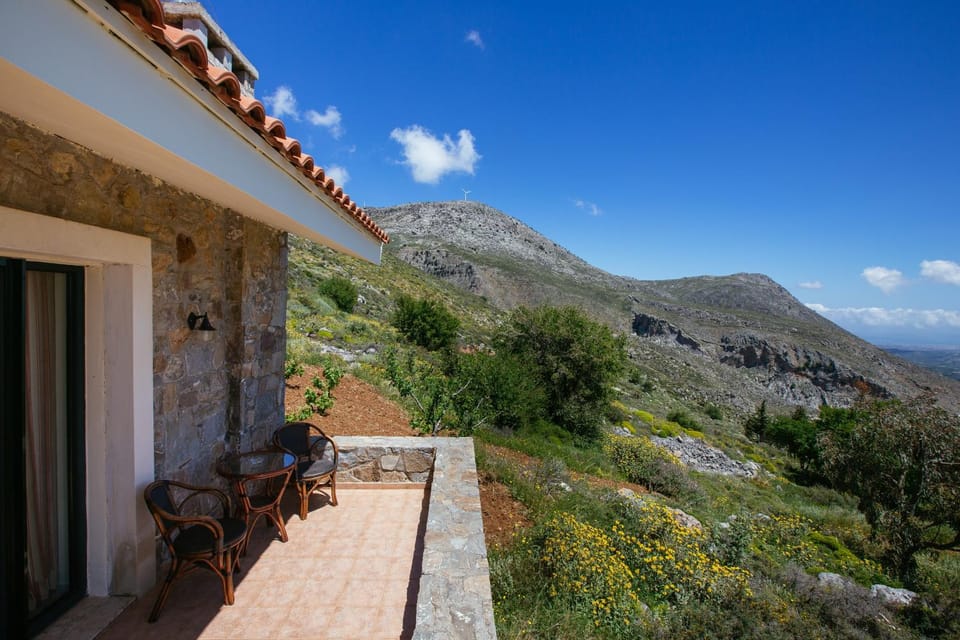Property building, Patio, Spring, Day, Natural landscape, Balcony/Terrace, Mountain view