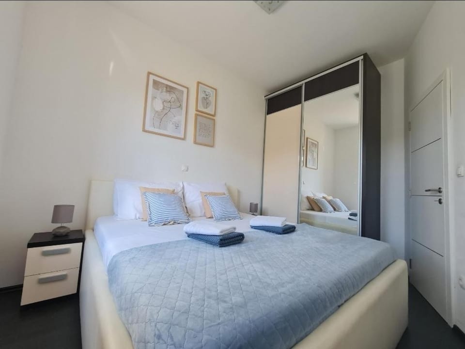 NEW Modern-Park view-5 minutes from Diocletian's Palace Apartment in Split